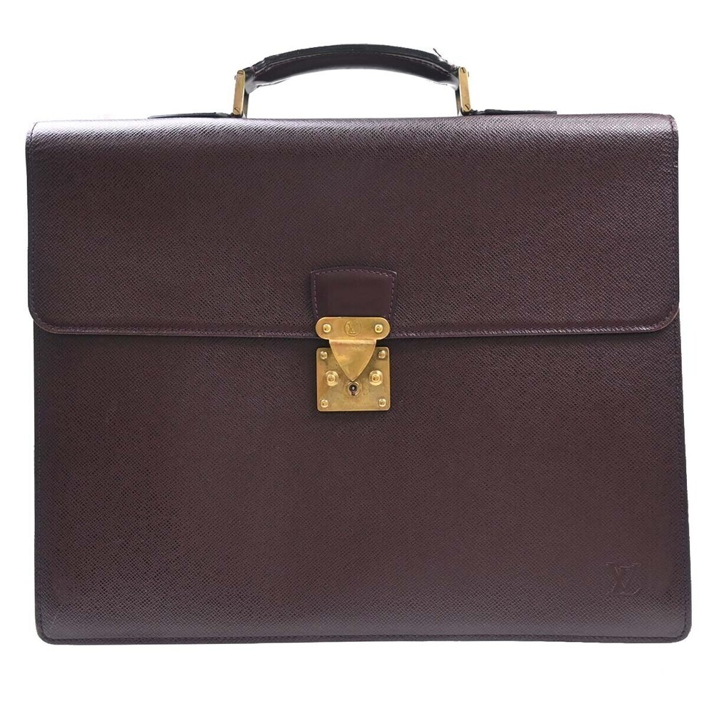 Louis Vuitton Serviette Moskova Taiga Leather